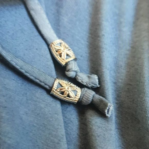 POL Boho Blue Embroidered Top, Medium (runs large) - Picture 4 of 10